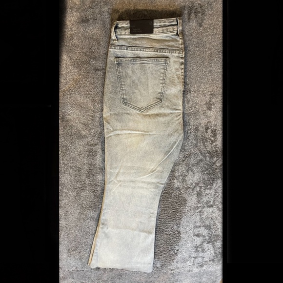 NWT ~ Premium 5 Button High Rise Light Blue Crop Fringe Hem Jeans ~ Rue21 - Picture 3 of 4